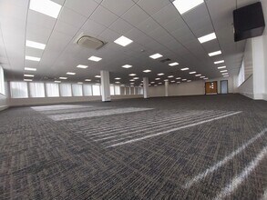 Corinium Ave, Gloucester to rent Interior Photo- Image 2 of 6