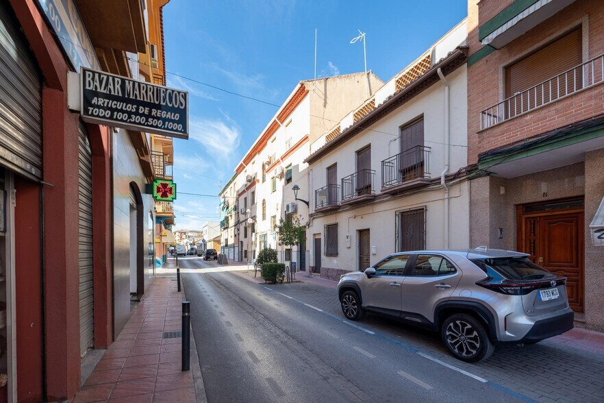 Calle San Ildefonso, 10, Peligros, Granada for sale - Building Photo - Image 2 of 29