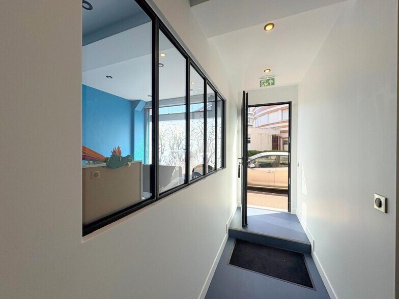 Rue Circulaire, Le Vésinet for sale - Interior Photo - Image 3 of 7