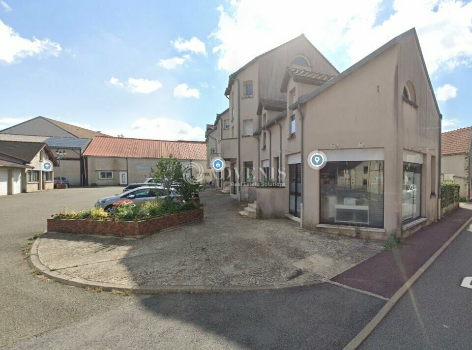 1 Rue Aux Fleurs, Voisins-le-Bretonneux to rent Building Photo- Image 1 of 8