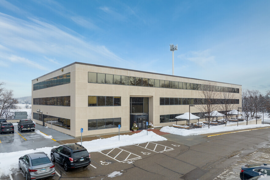 10125 Crosstown Cir, Eden Prairie, MN for rent - Building Photo - Image 1 of 14