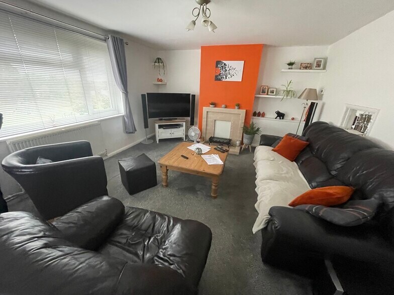 27 Gloucester Rd, Maidenhead to rent - Interior Photo - Image 3 of 5