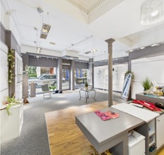 27 Forbes Rd, Edinburgh to rent Interior Photo- Image 1 of 4