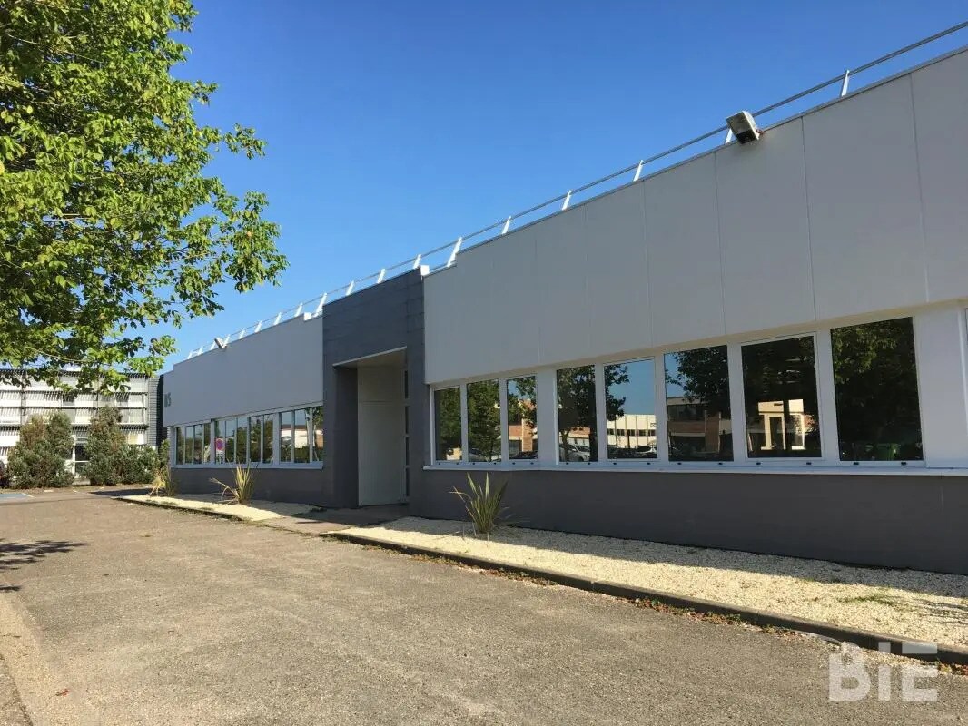 Office in Mérignac to rent Building Photo- Image 1 of 6