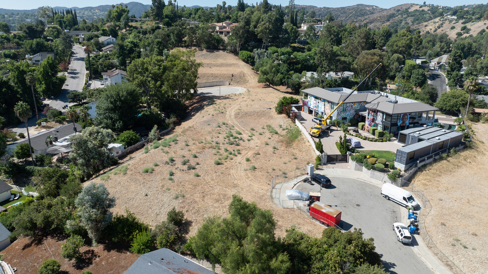 19646 Citrus Ridge dr, Tarzana, CA for sale - Primary Photo - Image 2 of 4