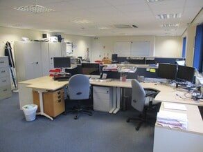 Highfield Rd, Oakley to rent Interior Photo- Image 1 of 2