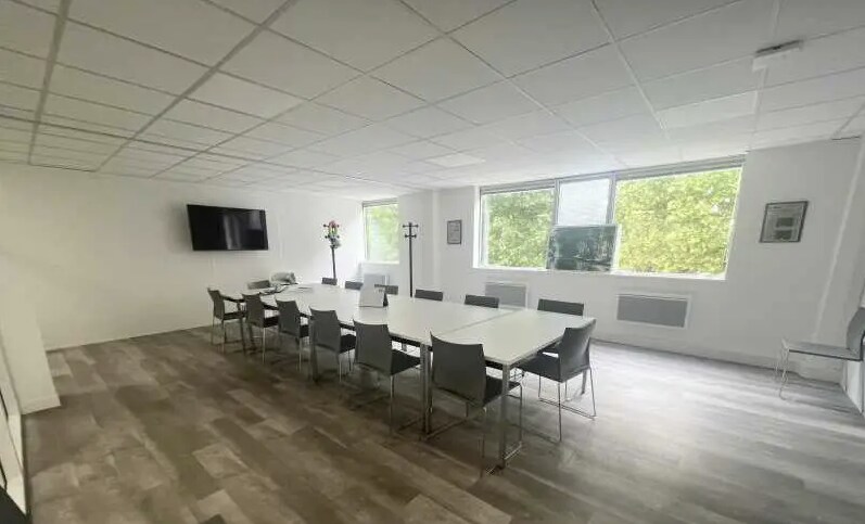 Office in Créteil to rent Interior Photo- Image 1 of 5