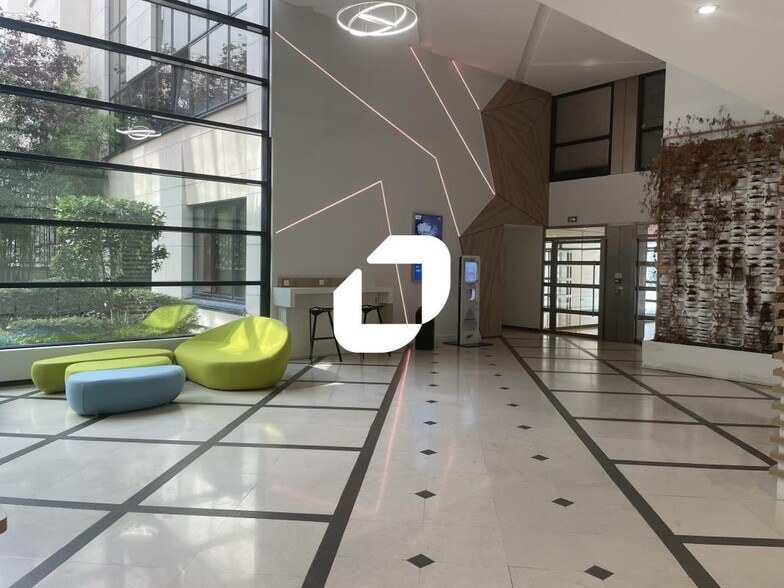 Office in Boulogne-Billancourt to rent - Lobby - Image 2 of 50