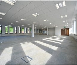 Lakeside, Chester to rent Interior Photo- Image 1 of 1