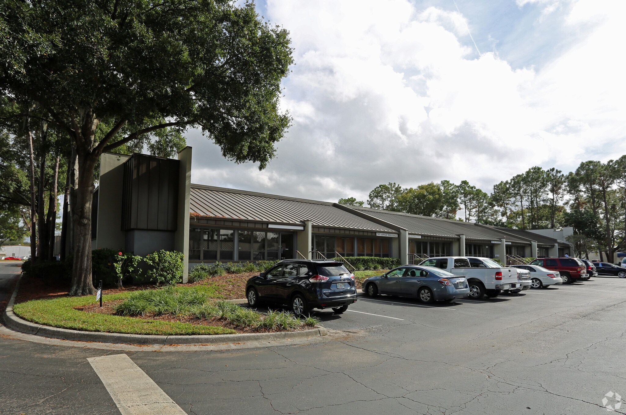 6704 Benjamin Rd, Tampa, FL for sale Primary Photo- Image 1 of 1