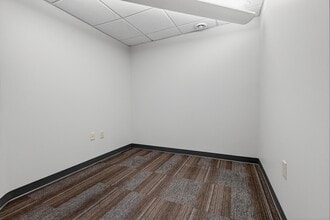 1111 Delafield St, Waukesha, WI to rent Interior Photo- Image 2 of 10