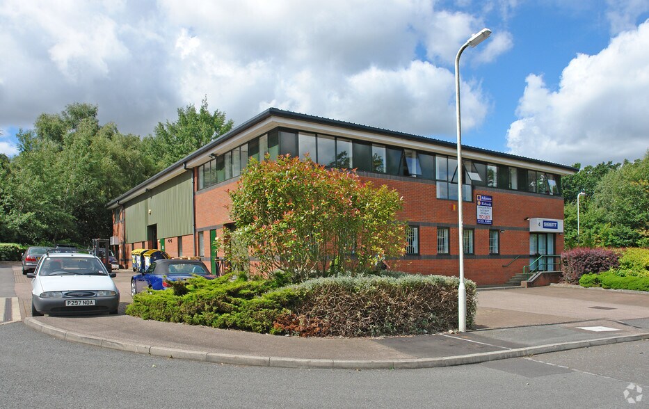 Sandy Ln, Fleet for sale - Primary Photo - Image 1 of 1