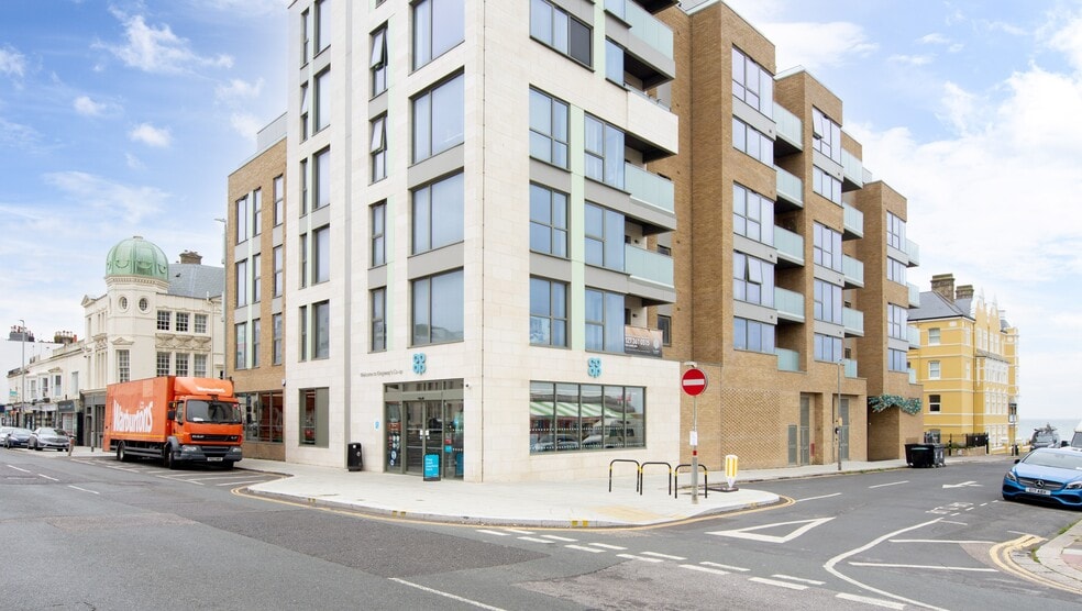 133 Kingsway, Hove, BN3 2PU UK