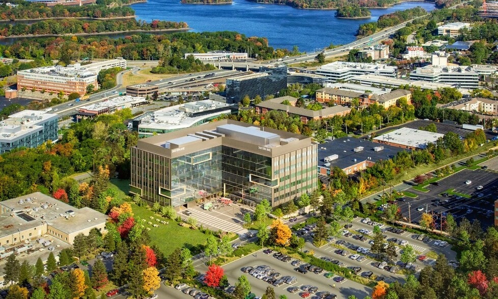 245 5th Ave, Waltham, MA to rent - Building Photo - Image 2 of 6