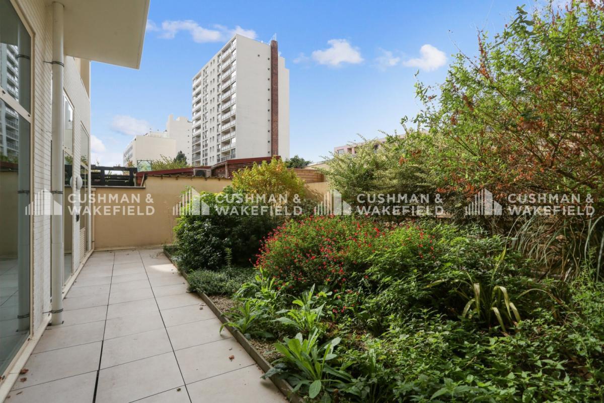 77 Rue Jean Bleuzen, Vanves to rent Building Photo- Image 1 of 15