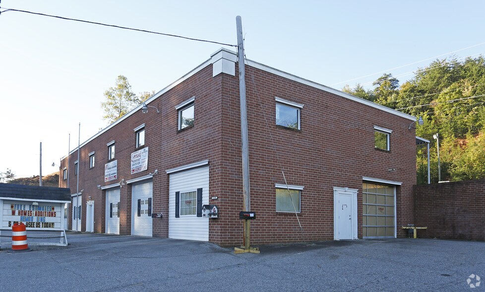 2180 Connelly Springs Rd, Lenoir, NC 28645 UK