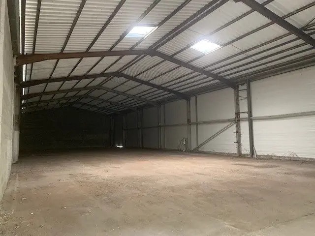 Location Commerce 373 m² - Photo 1