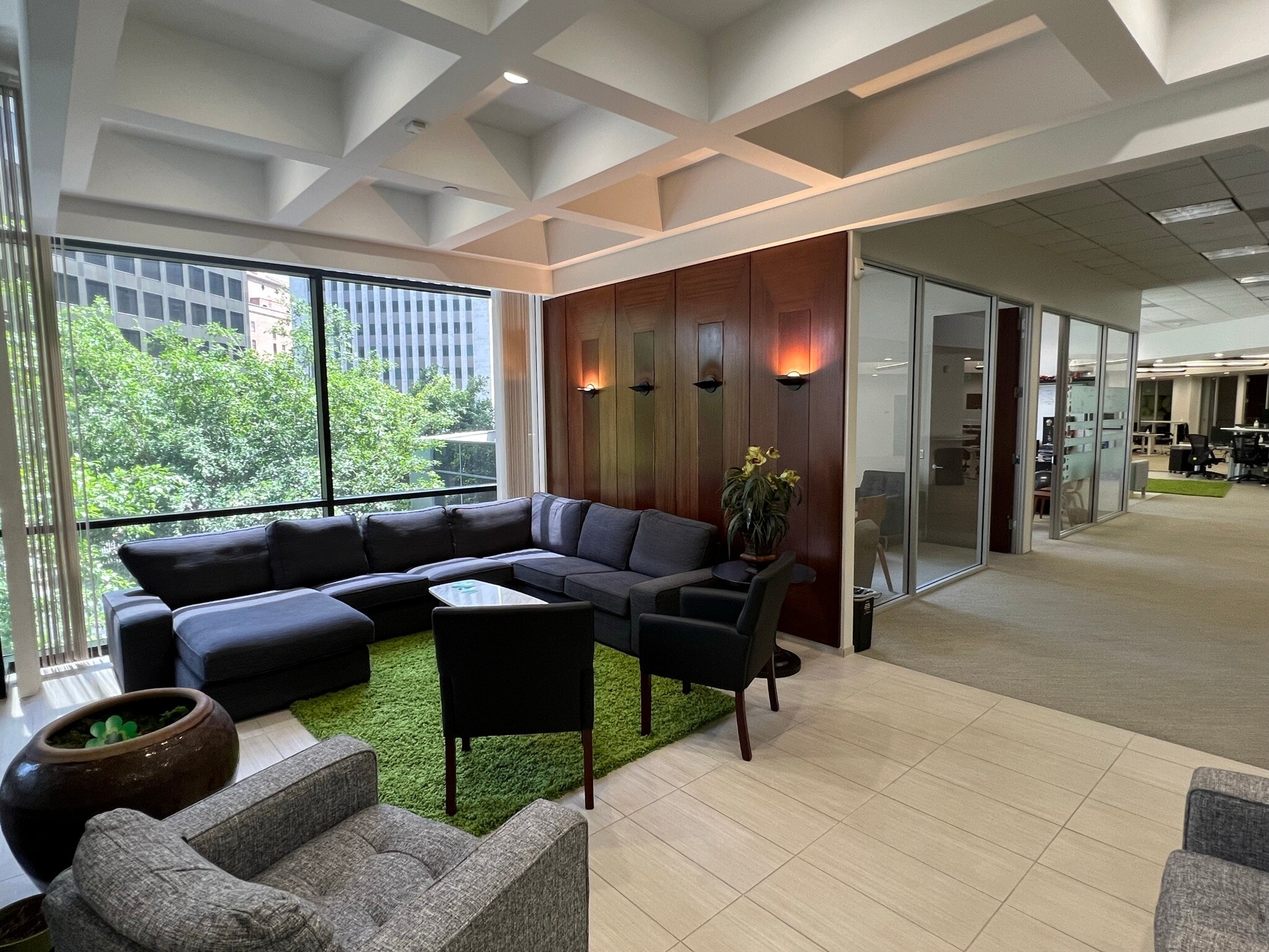 888 W 6th St, Los Angeles, CA to rent Interior Photo- Image 1 of 7