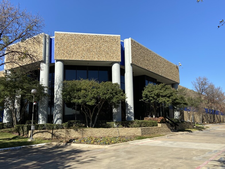 4201-4233 Cambridge Rd, Fort Worth, TX for sale - Building Photo - Image 1 of 1