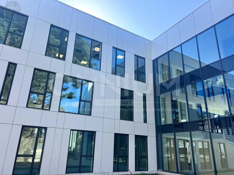 Office in Limonest to rent - Building Photo - Image 2 of 15