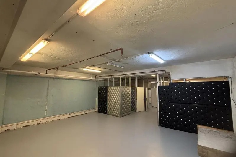 Industrial in Paris to rent Building Photo- Image 1 of 6