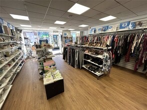 2 Moss's Arcade, Ripon to rent Interior Photo- Image 2 of 7