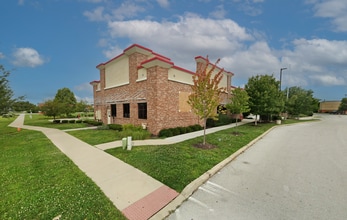 7402 W 159th St, Orland Park, IL to rent Building Photo- Image 1 of 3