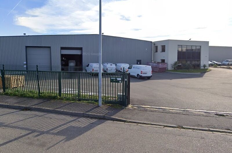 Light Industrial in Genas to rent Building Photo- Image 1 of 2