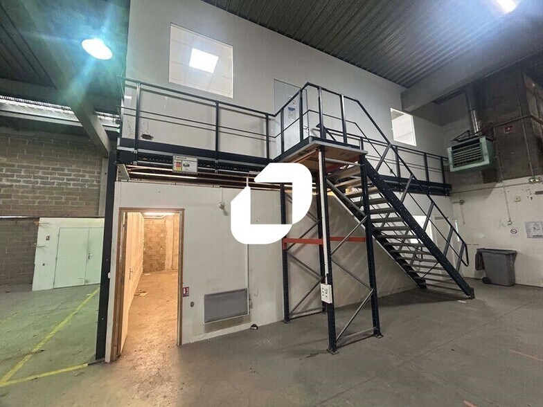Light Industrial in Bezons to rent - Interior Photo - Image 3 of 13