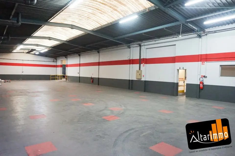 Vente Local d'activités 440 m² - Photo 1