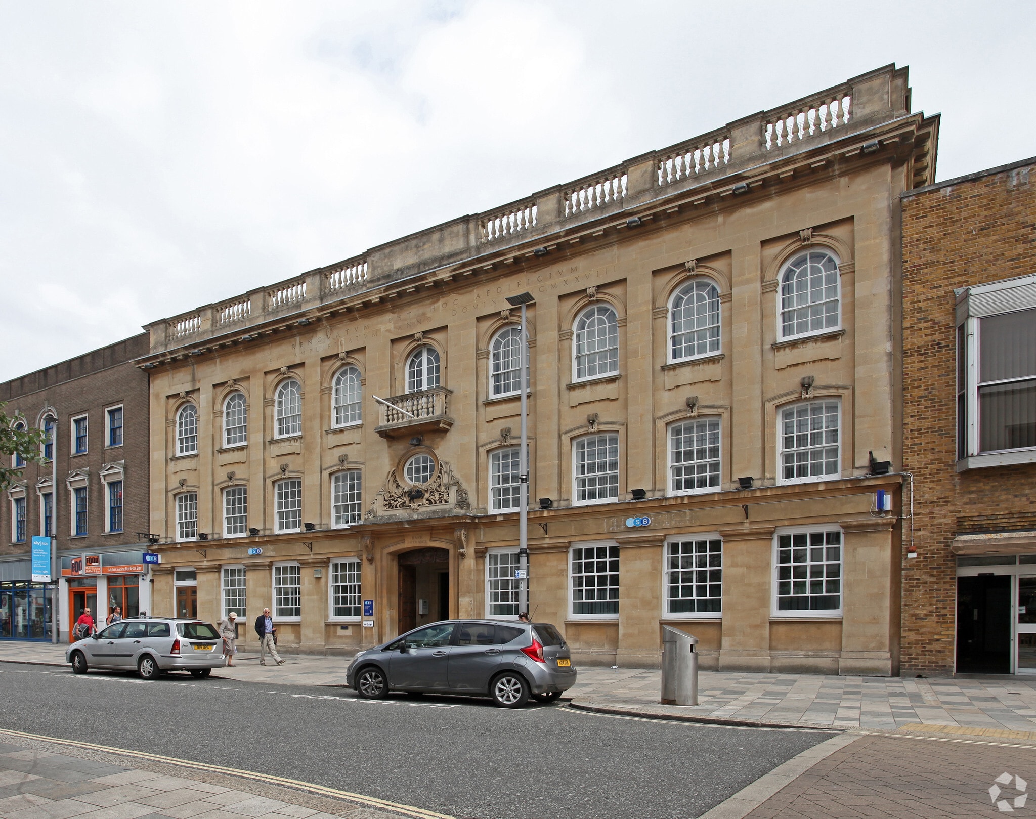 19-21 High St, Southampton to rent Primary Photo- Image 1 of 3
