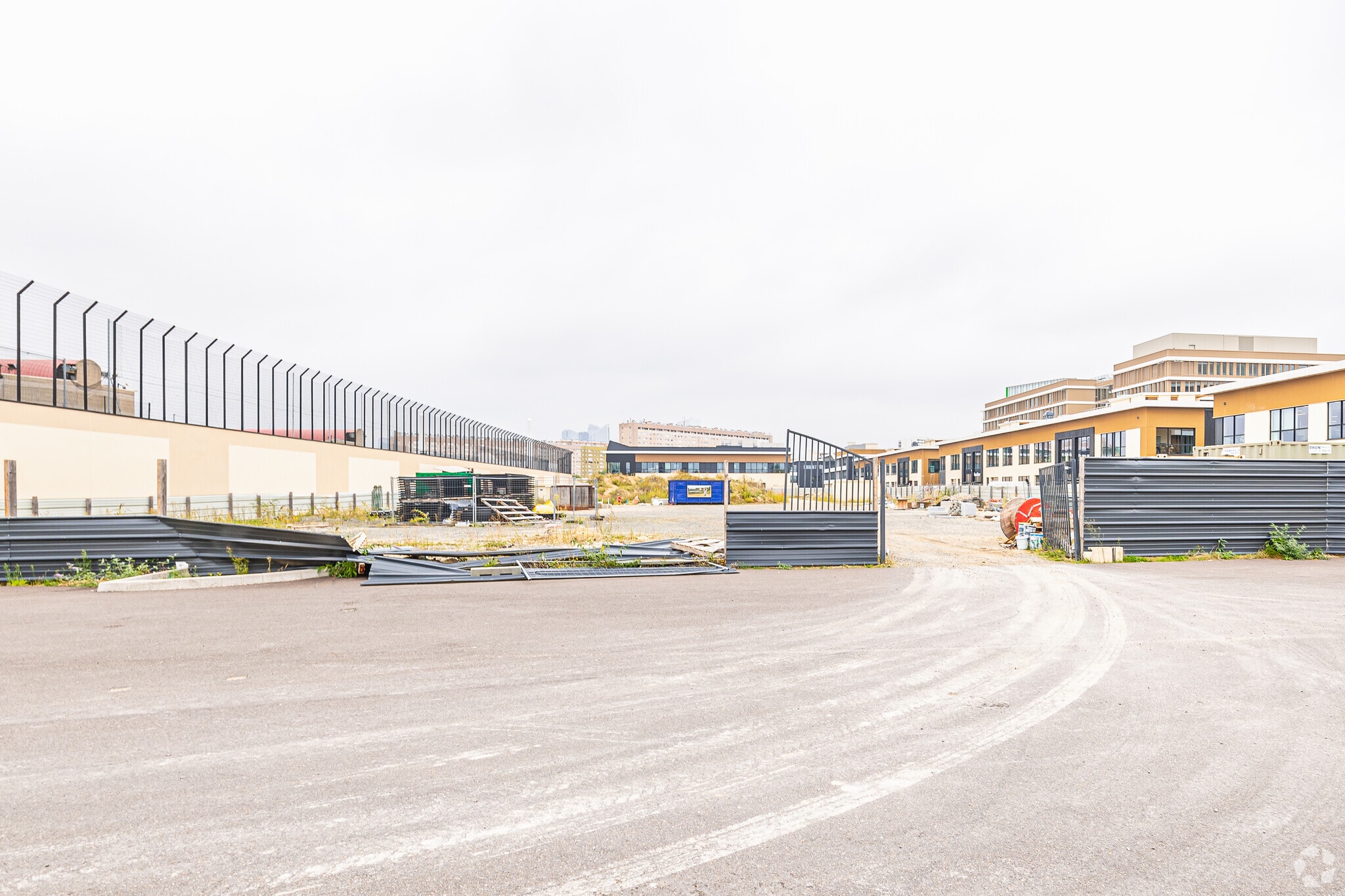 97 Rue Martha Desrumaux, Nanterre to rent Primary Photo- Image 1 of 3