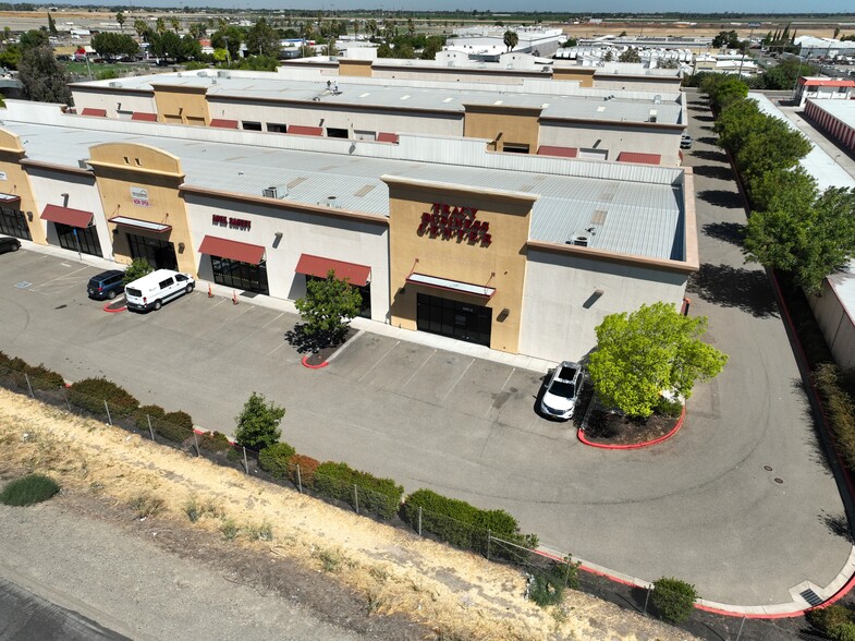 470 W. Larch Road STE. 10, Tracy, CA for sale - Building Photo - Image 1 of 9