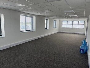 27 Cobham Rd, Wimborne to rent Interior Photo- Image 1 of 3