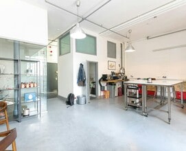 44-48 Wharf Rd, London to rent Interior Photo- Image 2 of 5