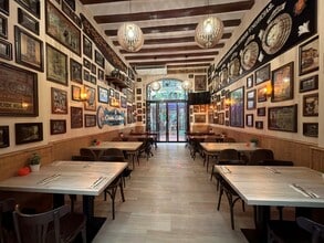 Retail in Barcelona, Barcelona to rent Interior Photo- Image 1 of 11