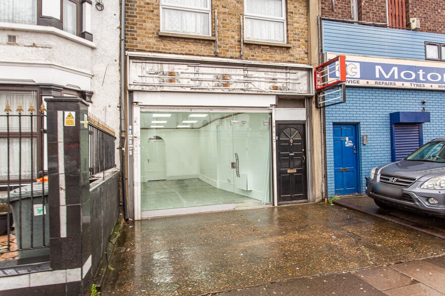222 Barking Rd, London, E6 3BB UK