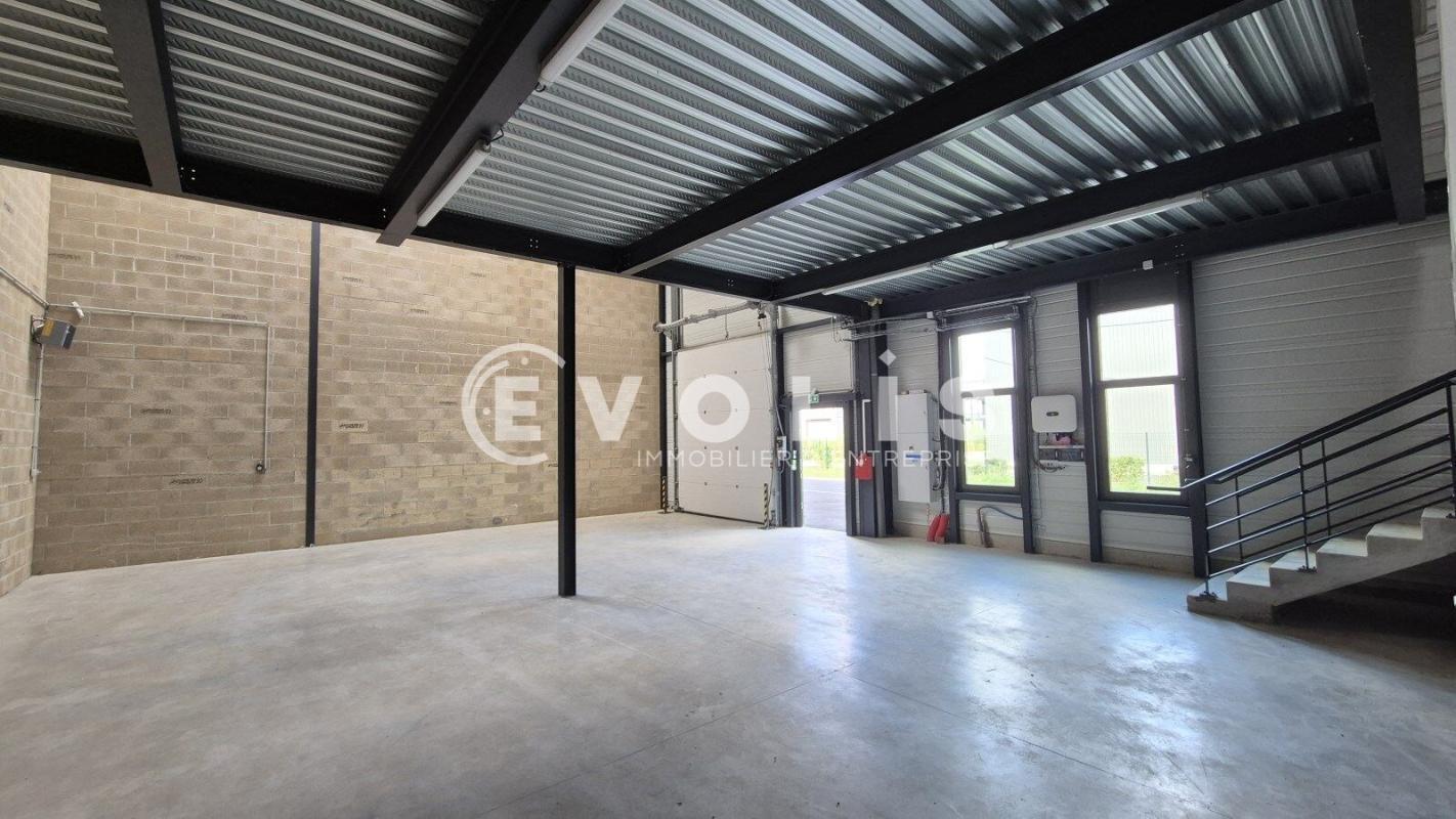 Light Industrial in Bailly Romainvilliers to rent Interior Photo- Image 1 of 7