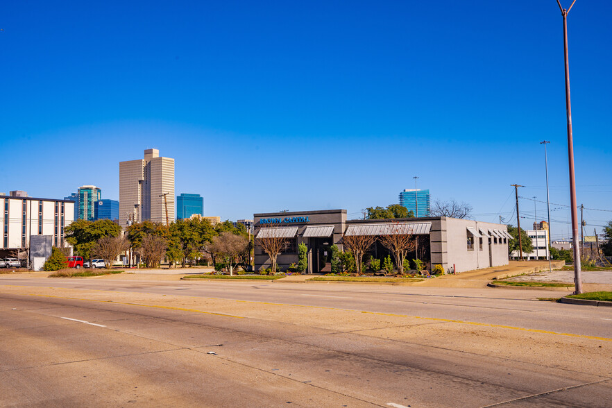 1409 Summit Ave, Fort Worth, TX for rent - Building Photo - Image 2 of 5