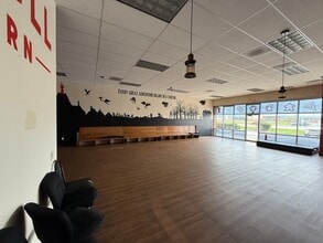 Armour, North Kansas City, MO to rent Interior Photo- Image 1 of 6