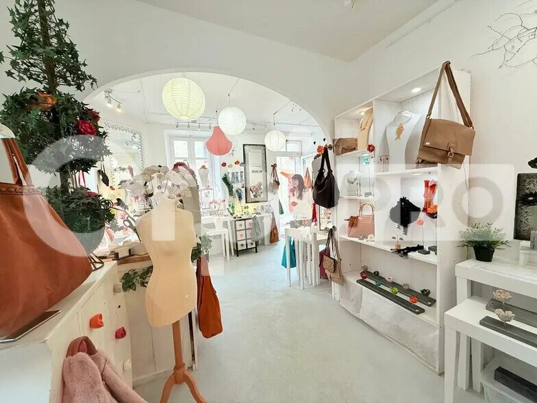 Light Industrial in Guérande for sale - Interior Photo - Image 3 of 5