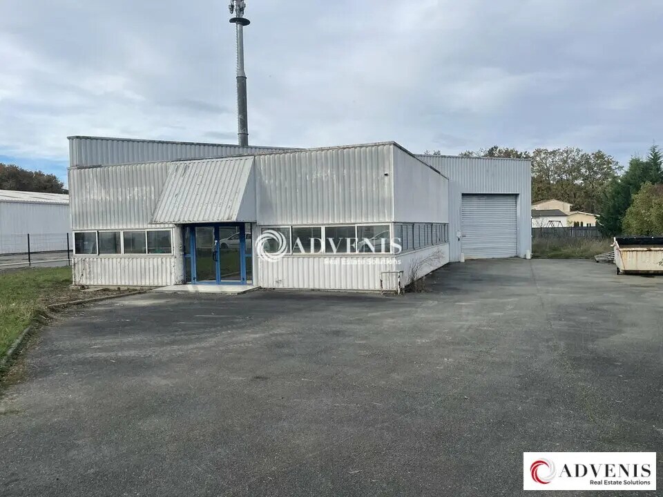 Light Industrial in Carbon-Blanc to rent Building Photo- Image 1 of 3