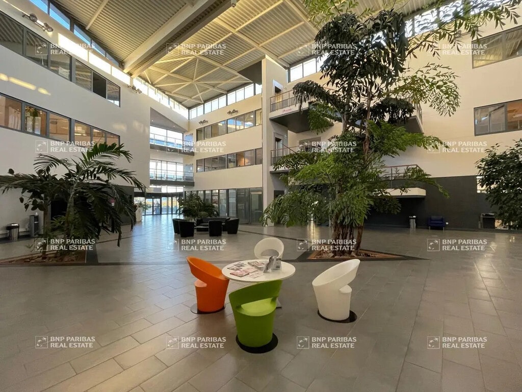 Location Bureaux 82 m² à 485 m² - Photo 1