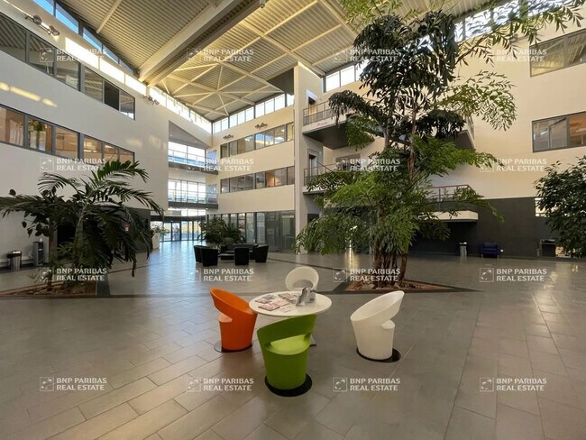 Location Bureaux 82 m² à 485 m²