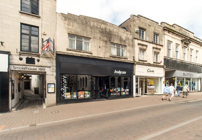 More details for 4 Stricklandgate, Kendal - Retail to Rent