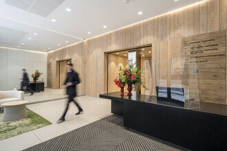 2 Idol Ln, London to rent Interior Photo- Image 2 of 6