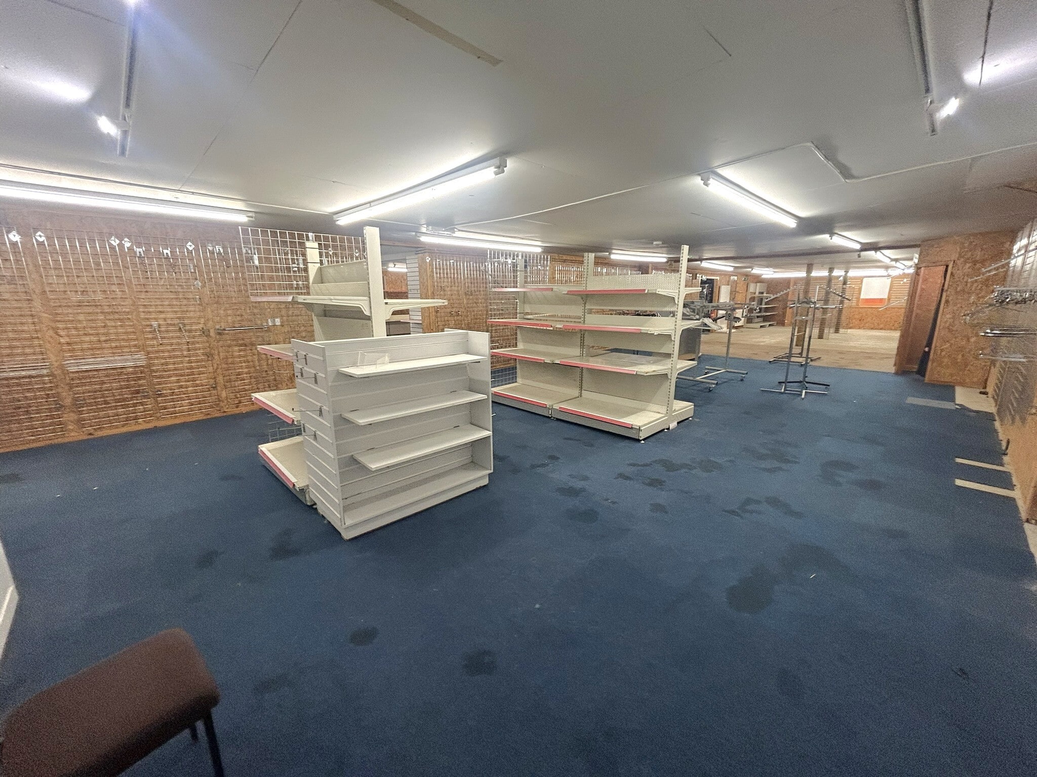 Camling, Thornhill to rent Interior Photo- Image 1 of 5