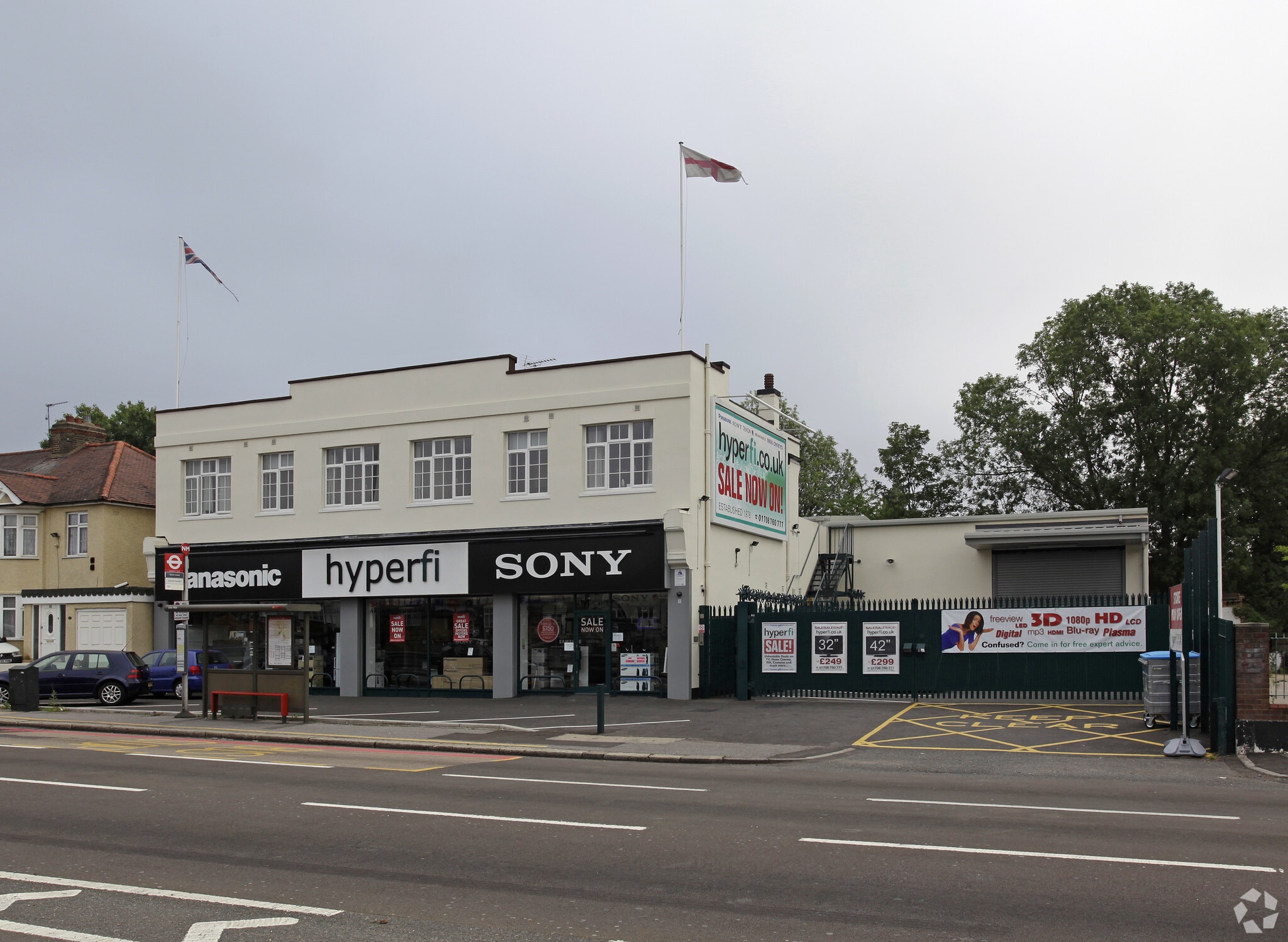 10-14 Eastern Ave E, Romford to rent Primary Photo- Image 1 of 2