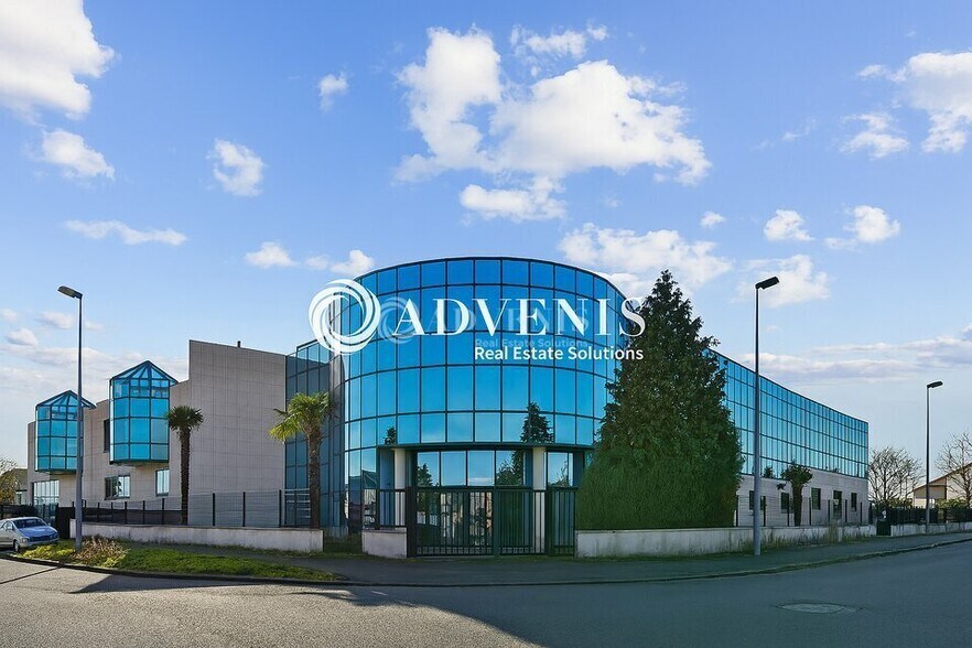 Office in Champigny-sur-Marne to rent - Building Photo - Image 1 of 12