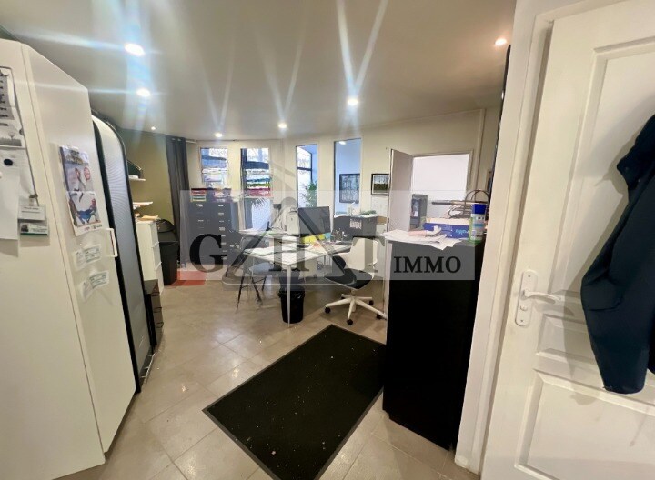 Retail in Romainville for sale - Building Photo - Image 1 of 7